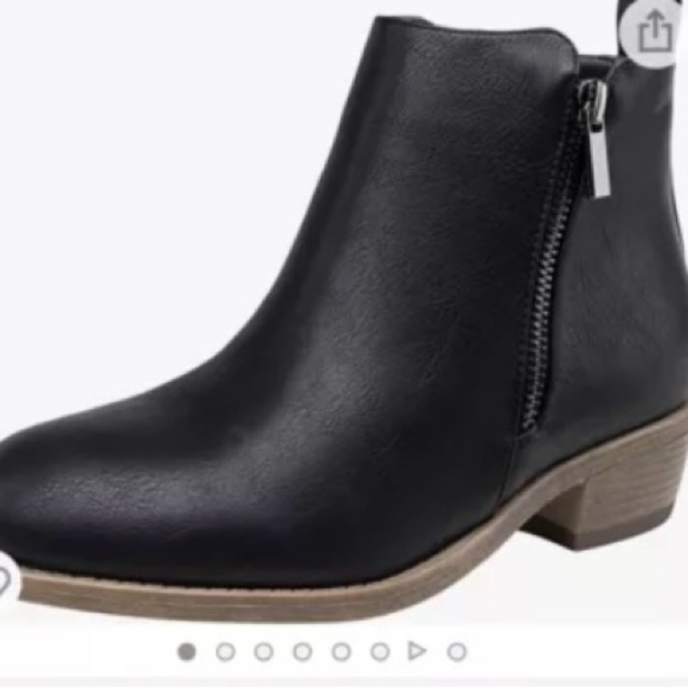 Jeossy  Milan ankle boots! Size 8 1/2. Great shape!! Good looking!!